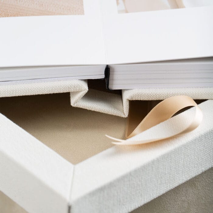 Graphistudio Magnolia Album spine and box